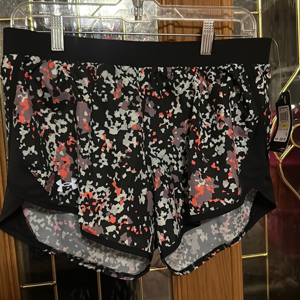 Under Armour Women’s Fly By 2.0 Printed Shorts: BLACK: NWT: SZ M